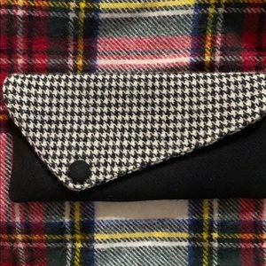❌SOLD❌Made in U.K.: Harris Tweed Wool Clutch ❤️